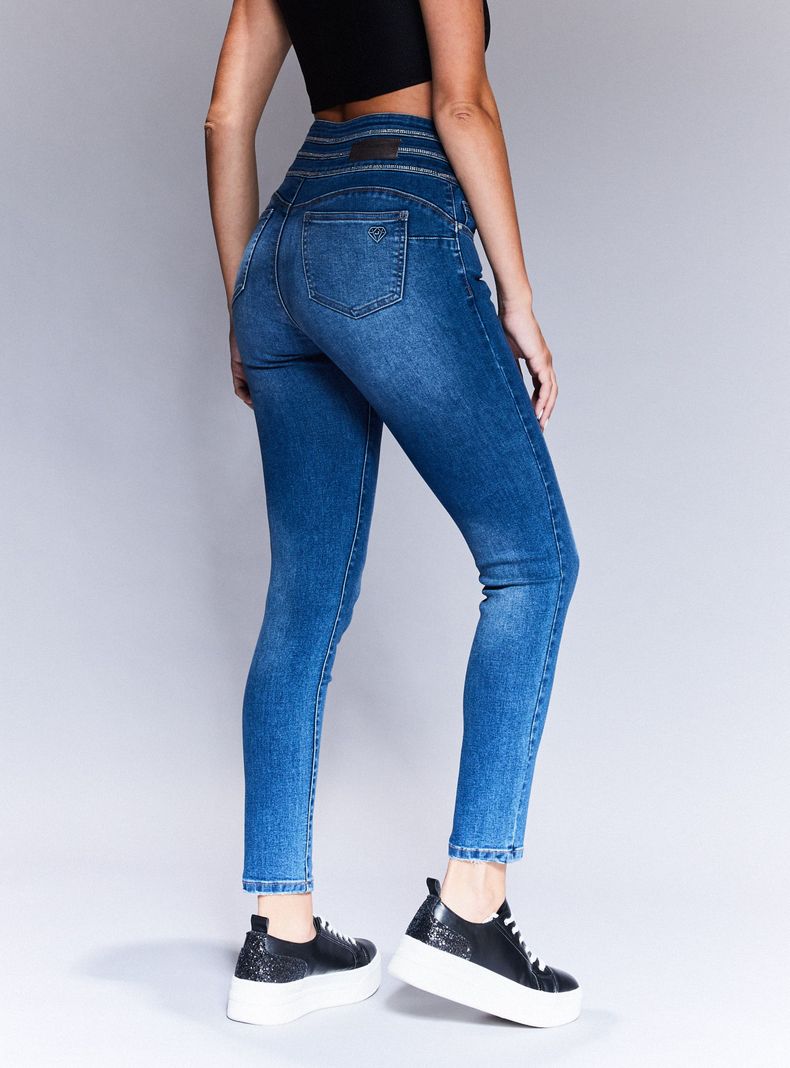 Jeans Pretina 3 Botones con Aplicaciones Strass-1