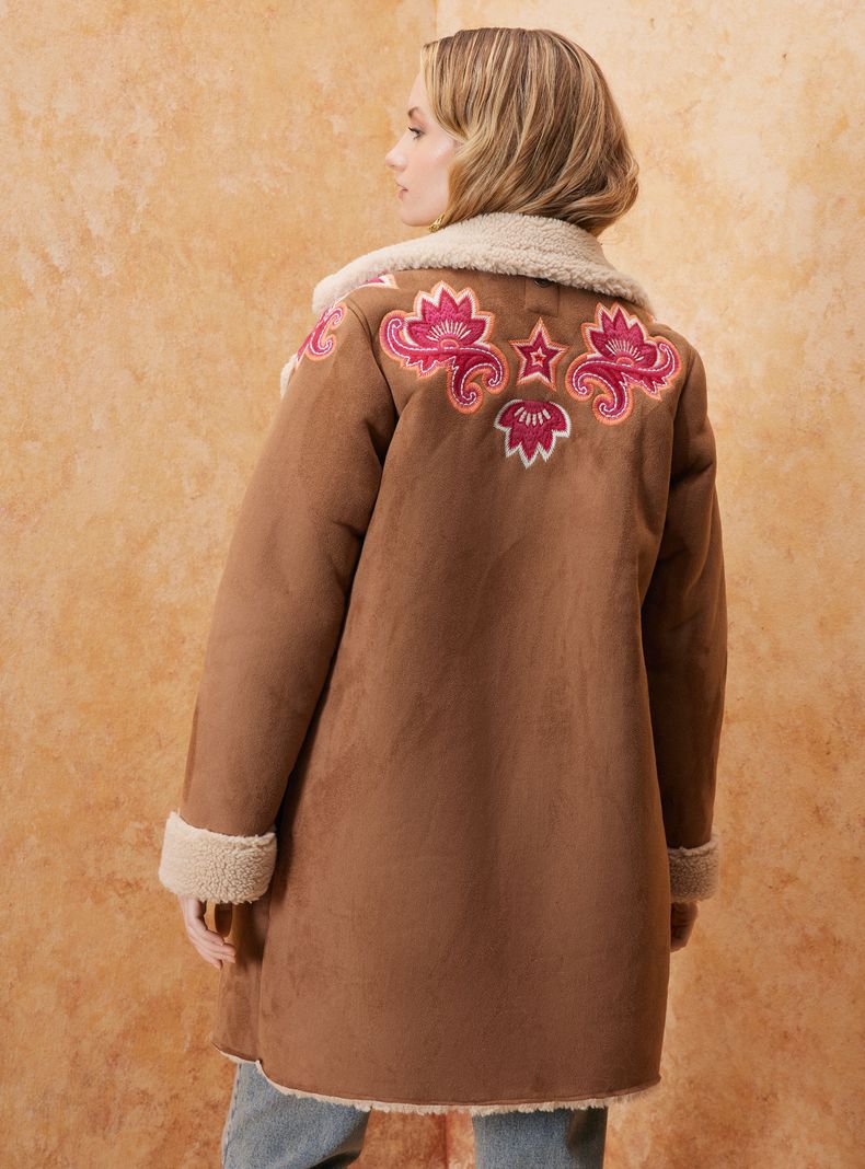 Chaqueta Tipo Abrigo con Aplicación de Bordados-1