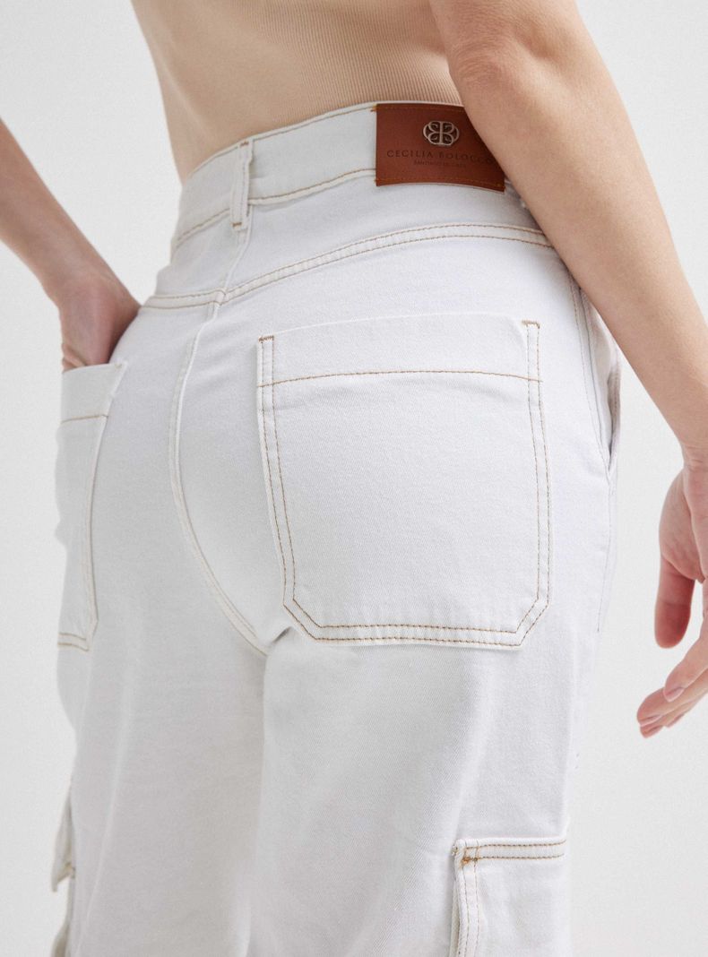 Jeans Cargo Bolsillos Tiro Medio-3