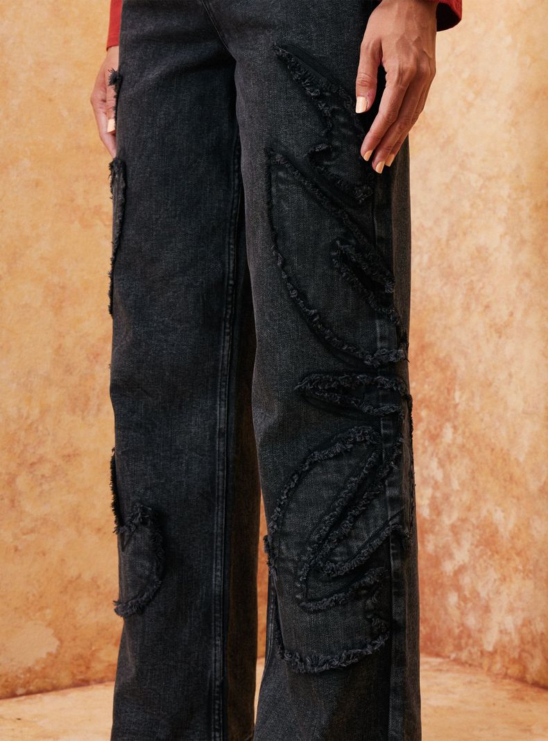 Pantalón Diseño Desflecado en Piernas-2