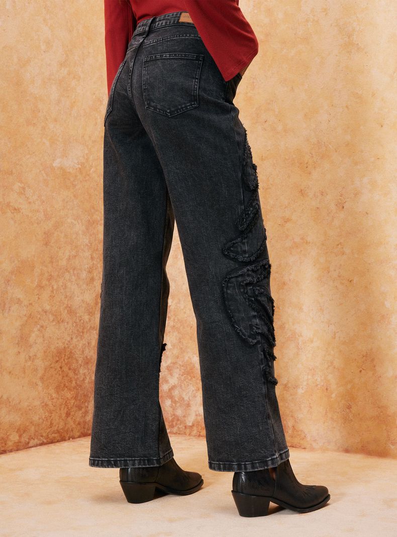 Pantalón Diseño Desflecado en Piernas-1