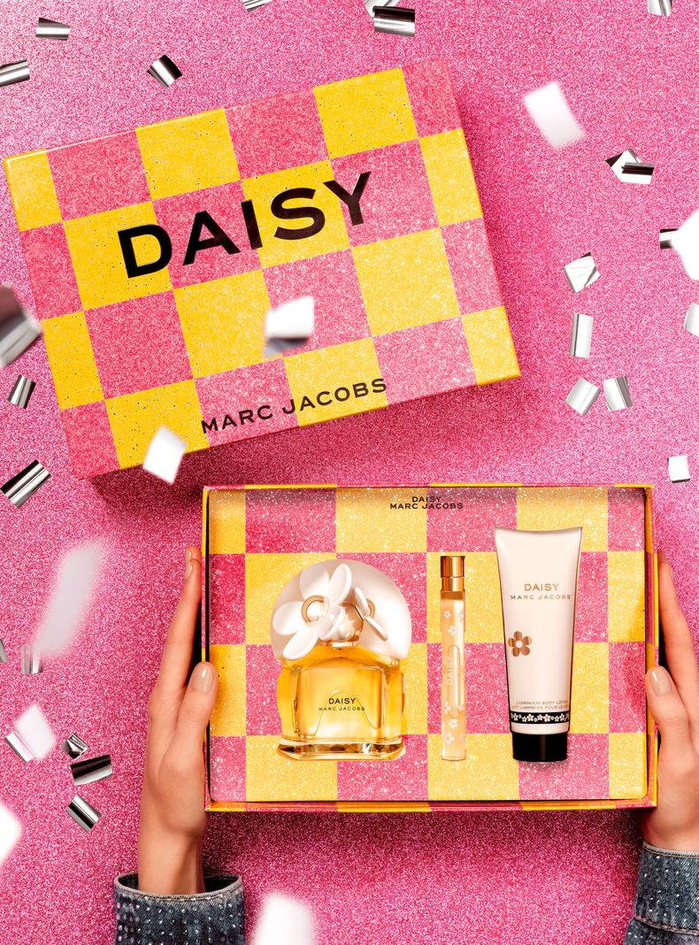 Set Perfume Daisy EDT Mujer 100 ml + Body Lotion 75 ml + Pen Spray 10 ml Marc Jacobs-2