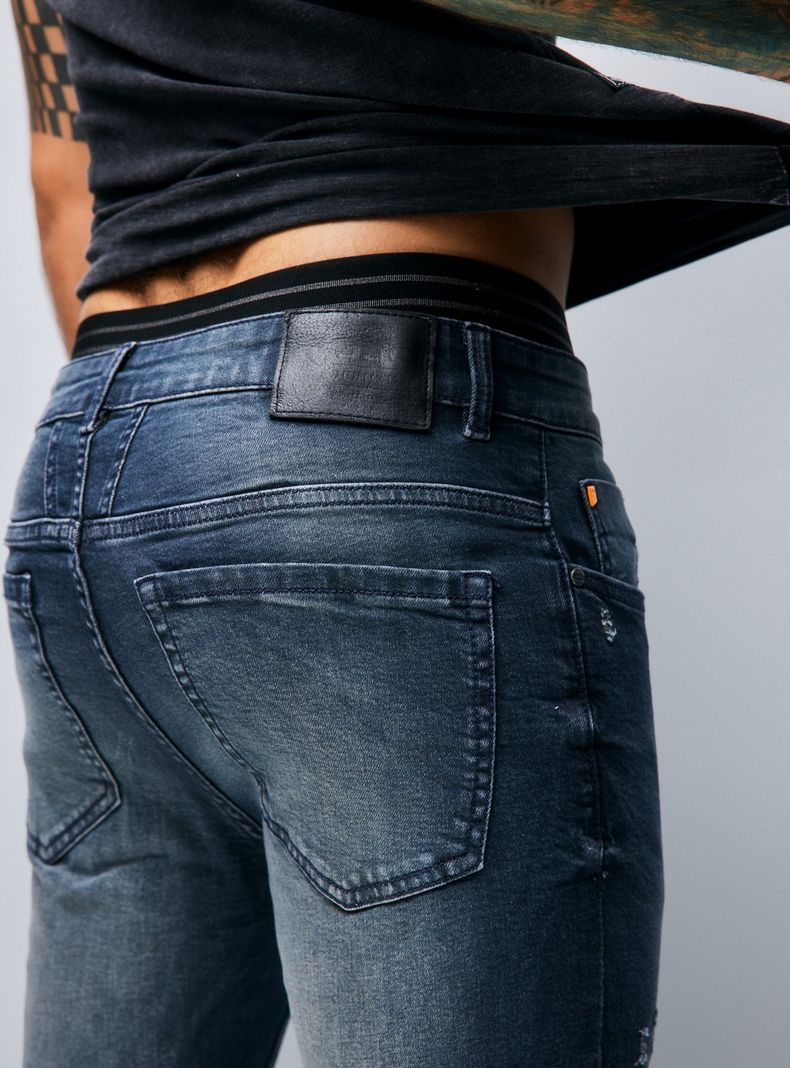 Jeans Lavado Especial Bigotes 3D-3