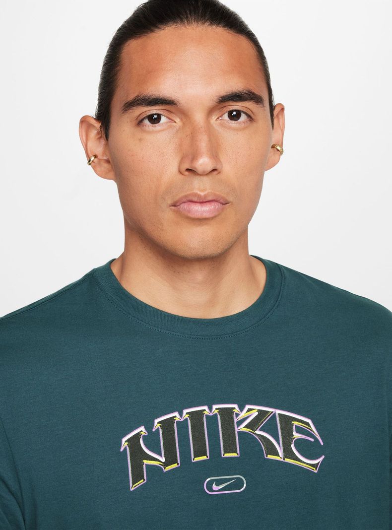 Polera Estampado Logo Graphic-2