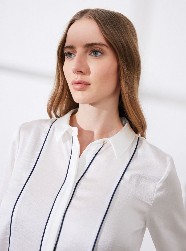 Blusa Satinada con Detalle-2