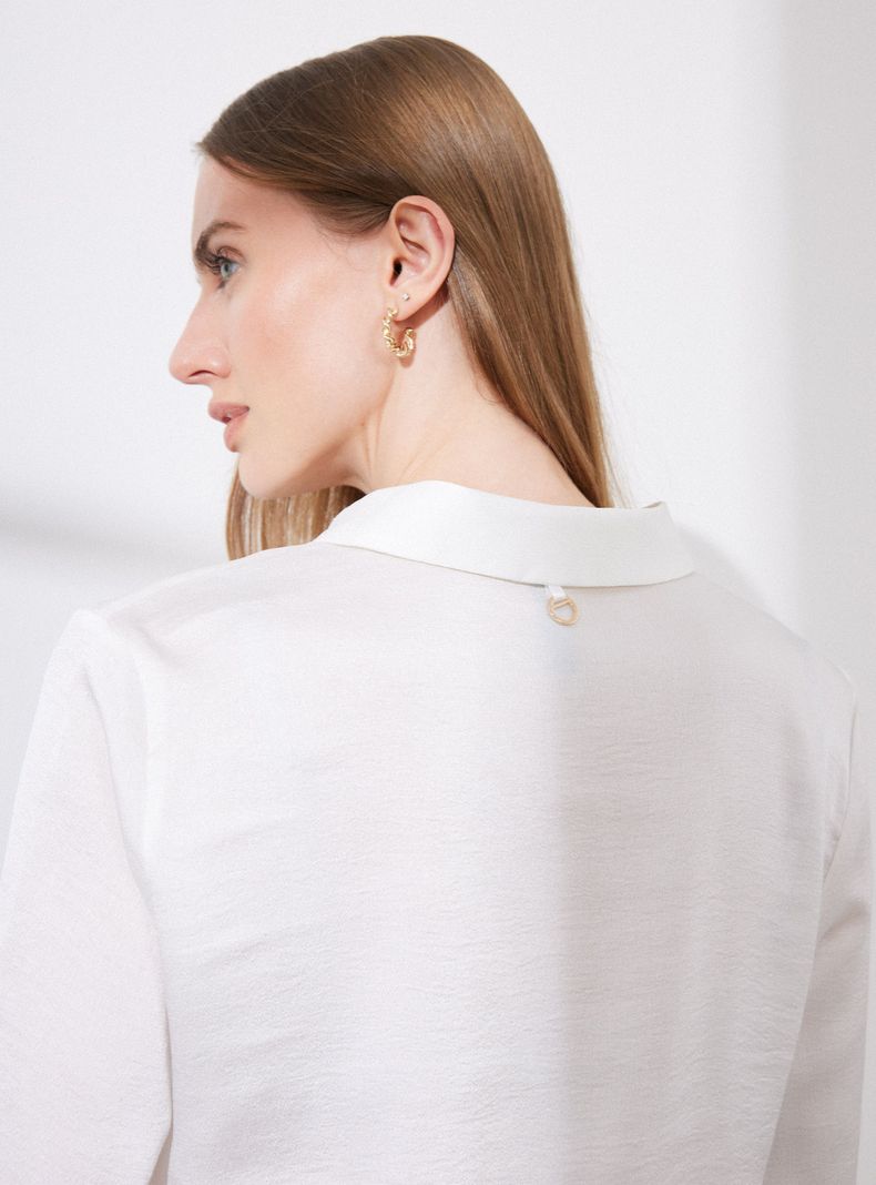 Blusa Satinada con Detalle-1