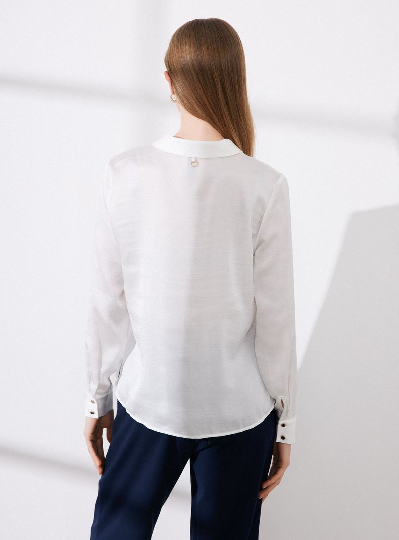 Blusa Satinada con Detalle-5