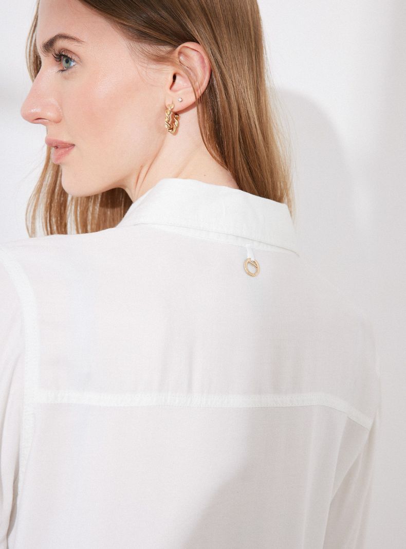 Blusa Camisera con Aplicación de Perlas-3