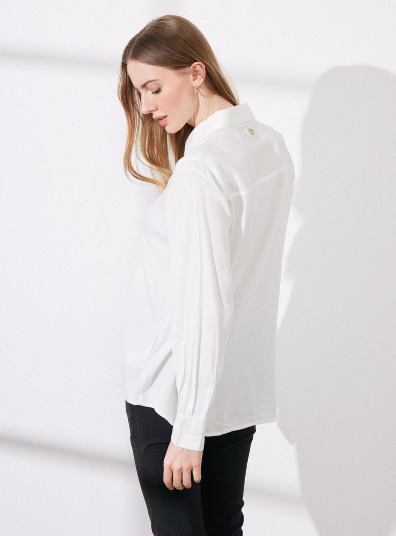 Blusa Camisera con Aplicación de Perlas-1