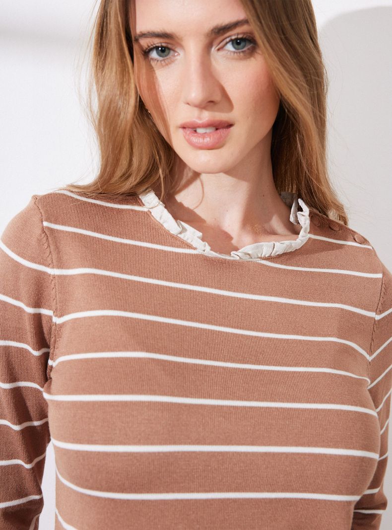 Sweater Tejida con Líneas y Vuelo en Cuello-2