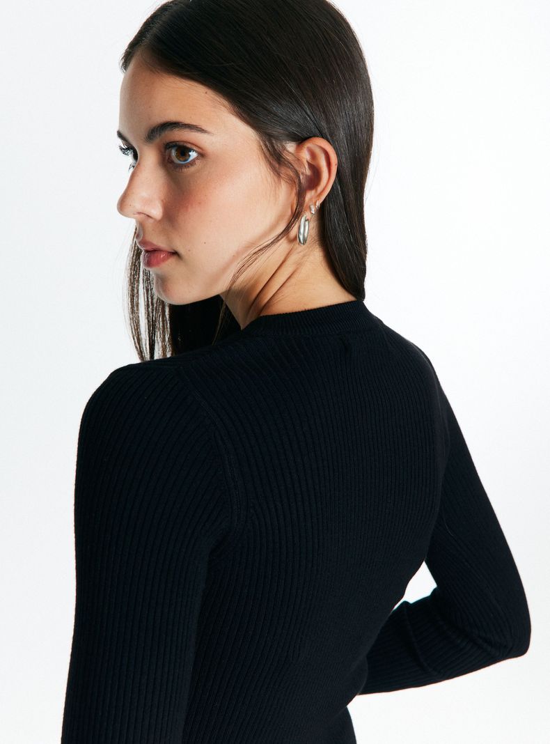 Sweater Liviano Cuello Redondo-3