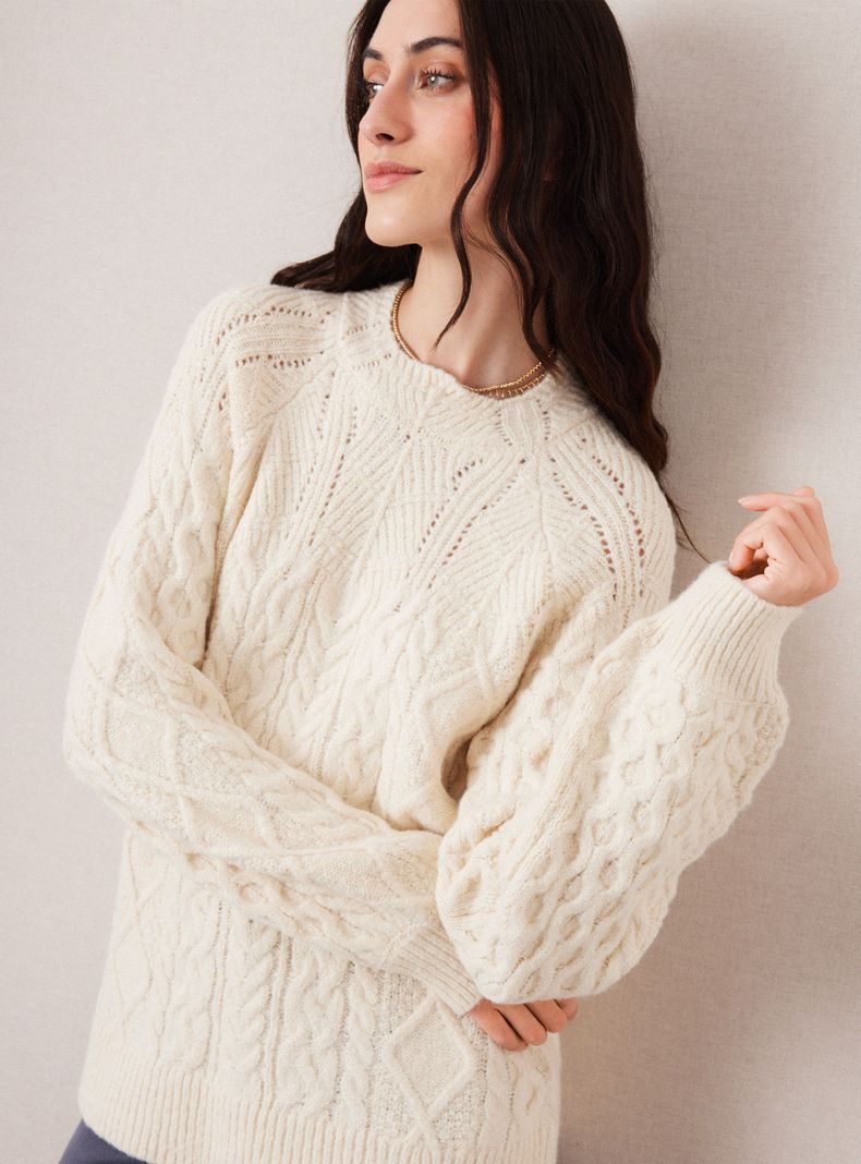 Sweater Trenzado con Detalle de Líneas y Cuello Alto-2