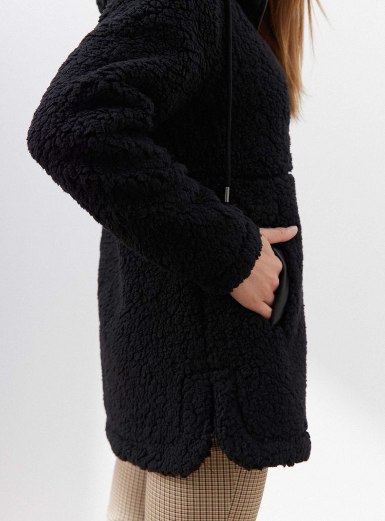 Chaqueta Detalles en Cuerina-4