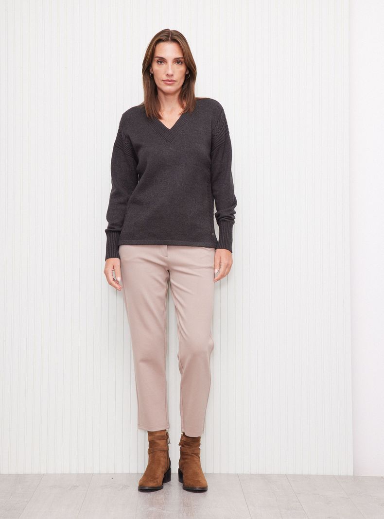 Sweater Cuello en V con Trenzas en Costados Puños Rib-4