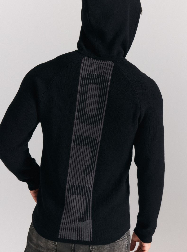 Sweater Capucha Logo Espalda Capucha-3