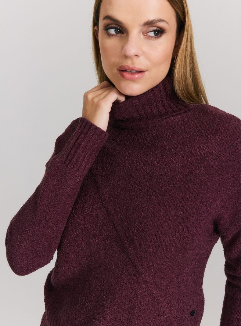 Sweater Cuello Alto con Corte Diagonal en Delantero-2