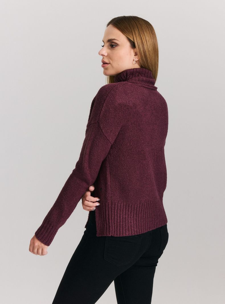 Sweater Cuello Alto con Corte Diagonal en Delantero-1