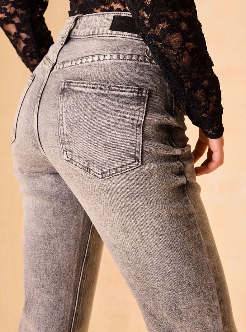 Jeans Recto Aplicación de Tachas-3