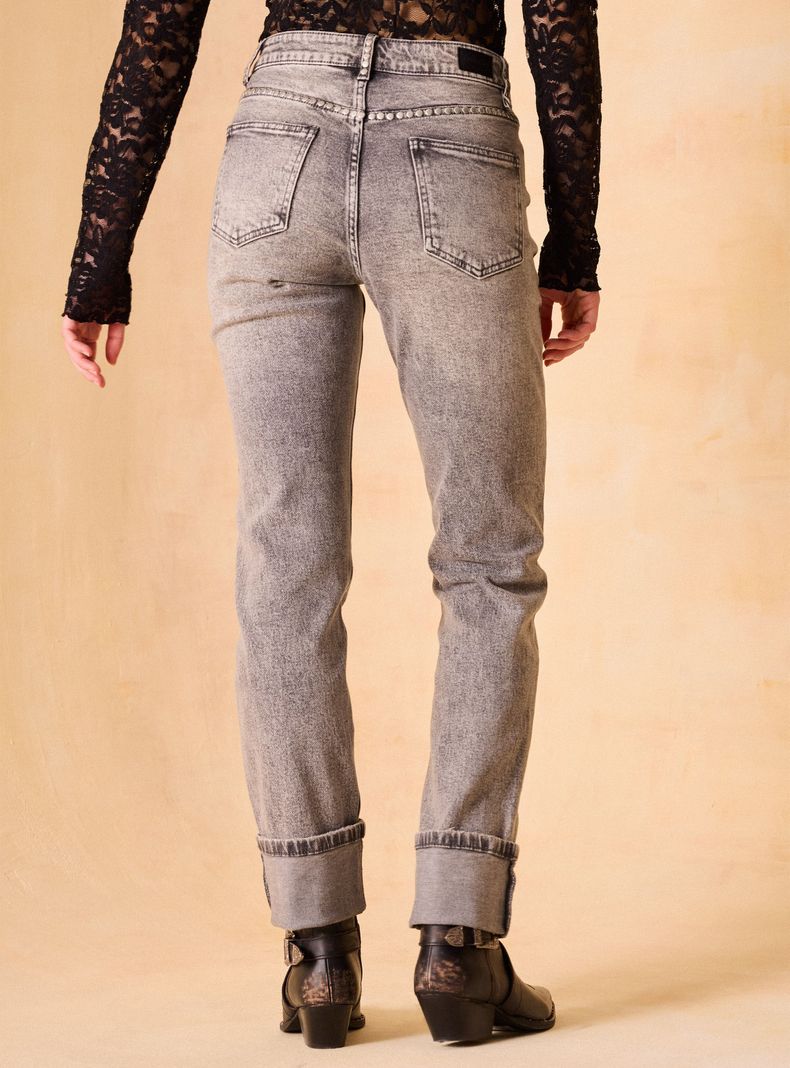 Jeans Recto Aplicación de Tachas-1