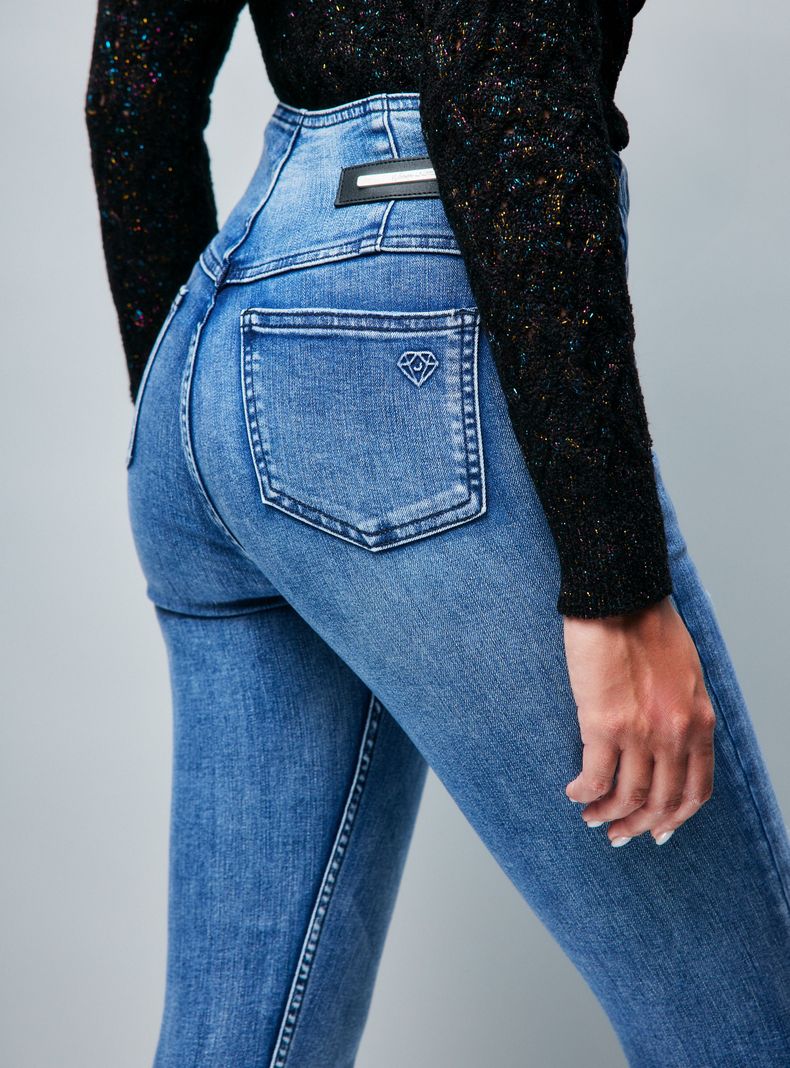 Jeans Pretina Corset Basta Cortada-3