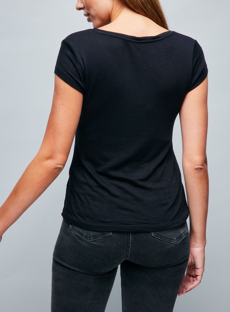 Polera Básica Ajustada Escote V Gráfica Brillos-2