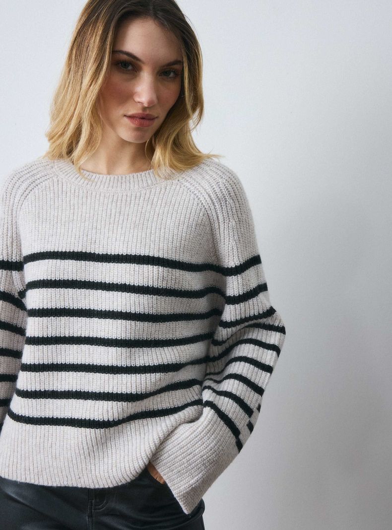Sweater Listado con Hilo Metalizado-2