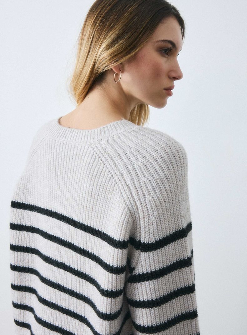 Sweater Listado con Hilo Metalizado-3