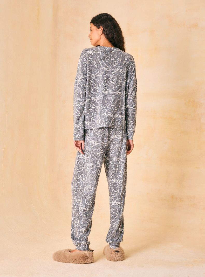 Pijama Tipo Buzo Full Estampado Diseño Greca Corazones-5