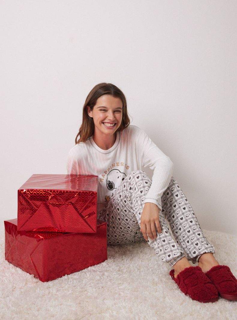 Pijama Largo Súper Soft Snoopy Marfil-3