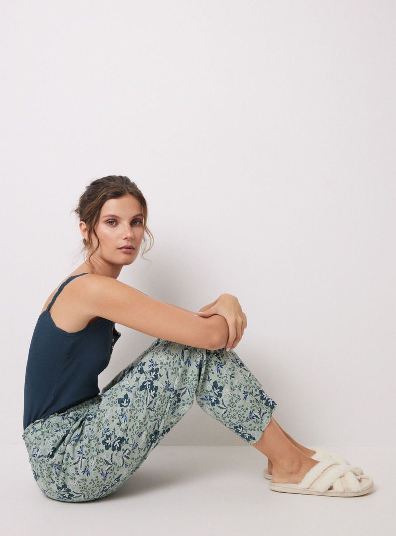 Pantalón Carrot Viscosa Print Flores-3