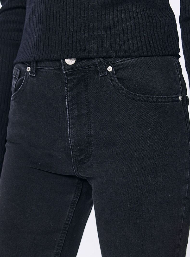 Jeans Flare de Tiro Medio-2