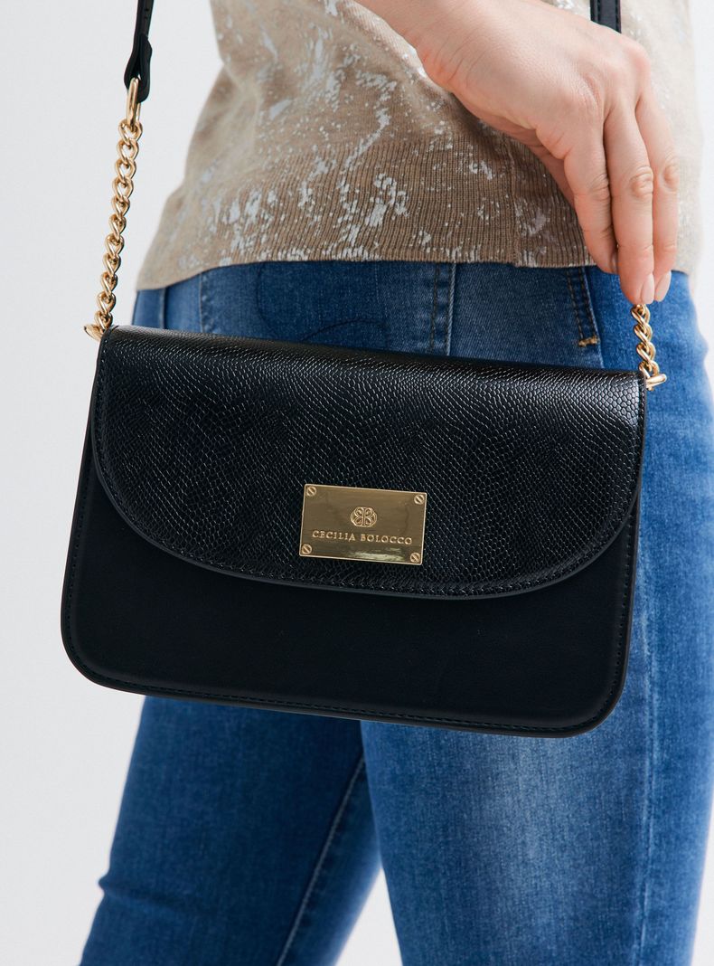 Cartera Crossbody con Textura y Cadena Metálica-1
