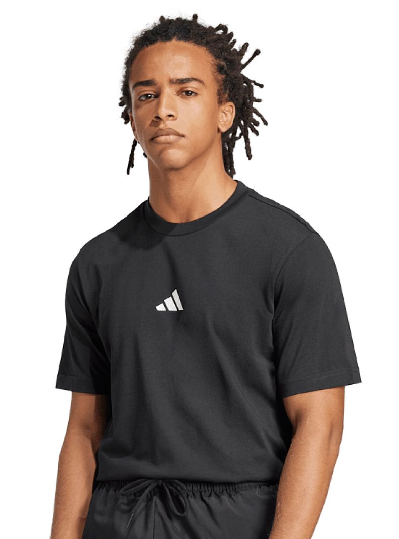 Polera Frontal Logo Pequeno Essentials Negro S