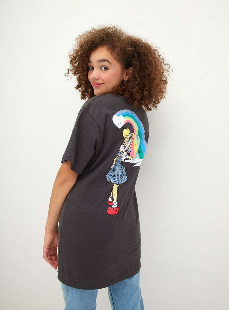 Polera Oversize con Lavado Estampado Warner