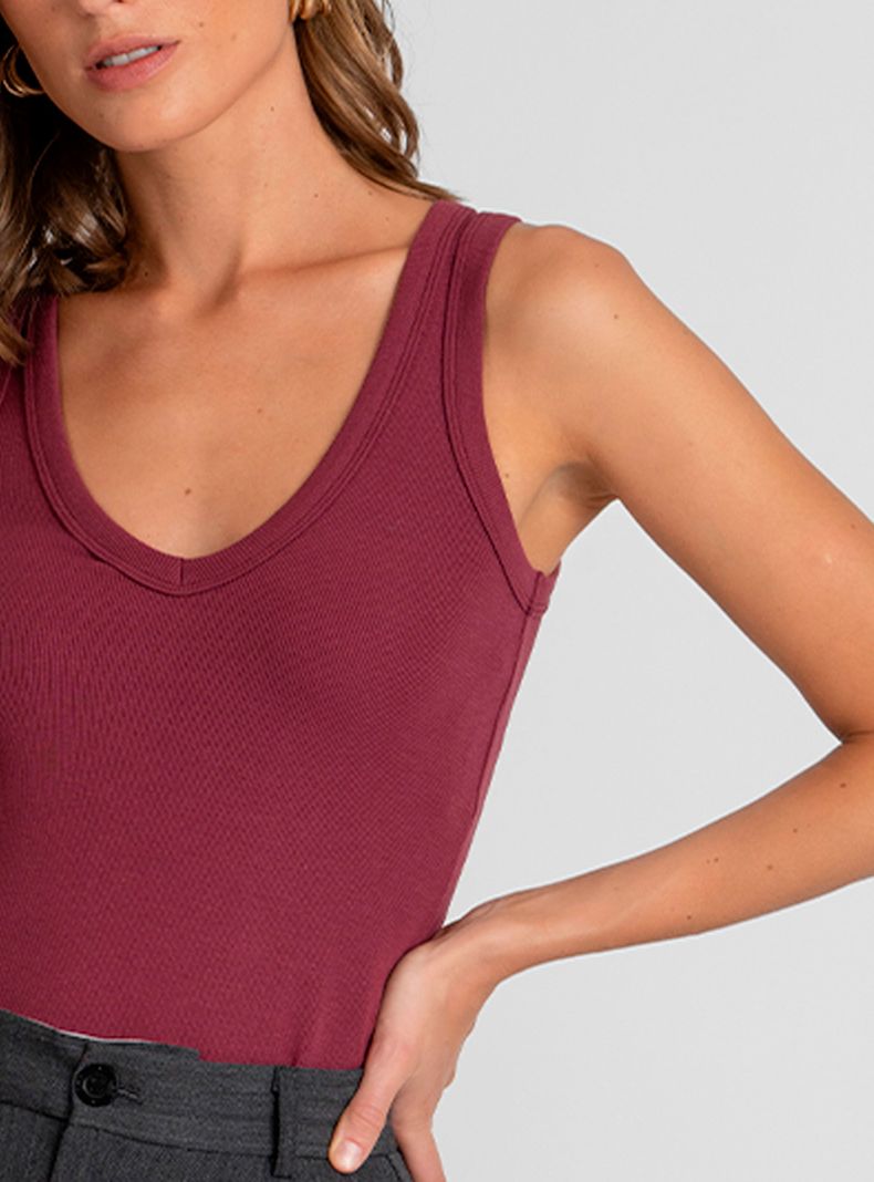 Polera Maru V Burdeo-3