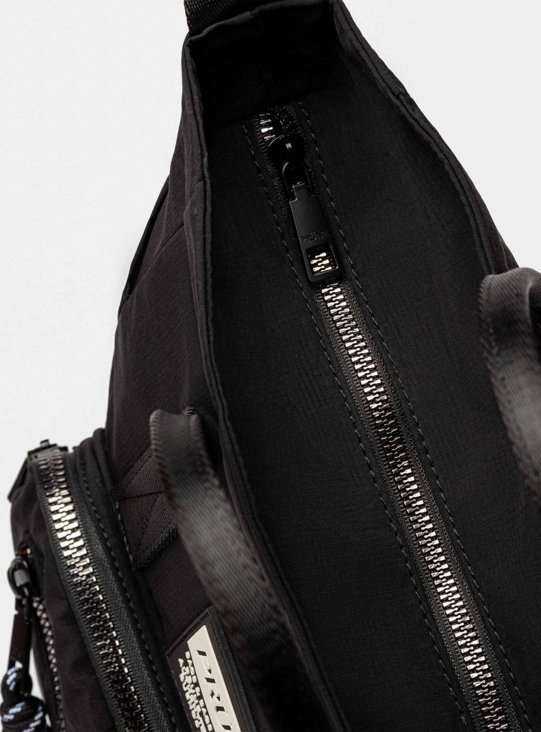 Bolso al Hombro Forest en Nylon Negro-3